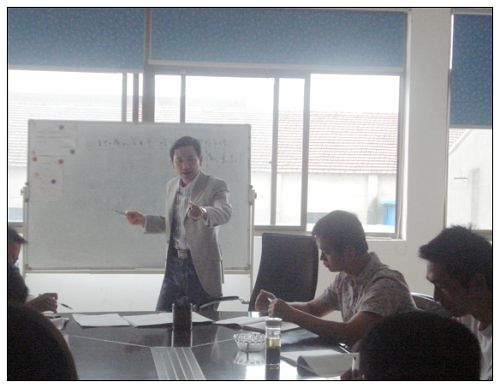 集裝箱活動房公司為經營部配備兩名技術支（zhī）持（chí）