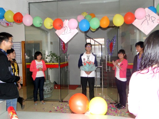 鋼（gāng）結構公司列隊歡迎久違的'戰友'回家