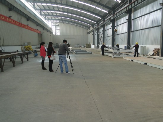 集裝箱活動房生產車間（jiān）拍攝中