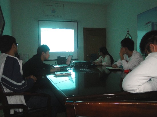 彩鋼瓦（wǎ）公司網絡部忙裏抽空進（jìn）行SEO培訓