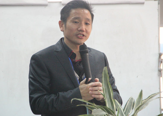 俞總指出團隊成員應相互交給