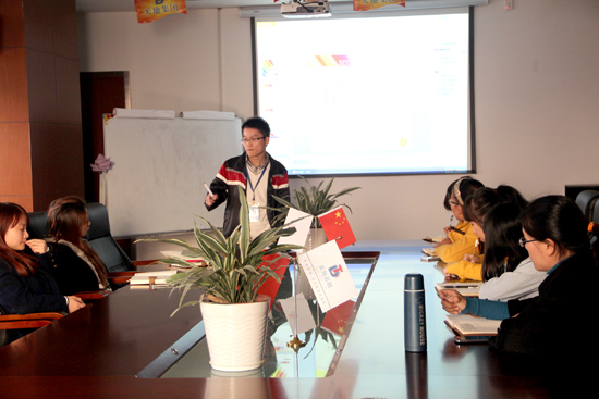 家人們正在認真思考