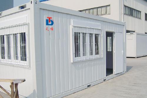 集裝箱房屋大風大（dà）雨中顯優勢