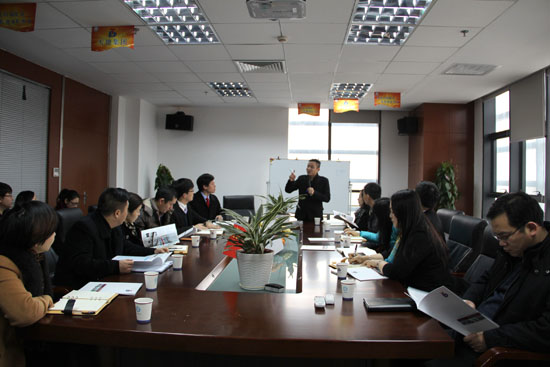 俞總向大（dà）家介紹“網絡營銷三步法則”