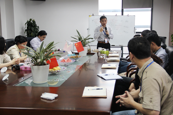 集裝箱（xiāng）房屋公司的俞總（zǒng）說企業上市能夠（gòu）更好保障（zhàng）天（tiān）地家人的幸福