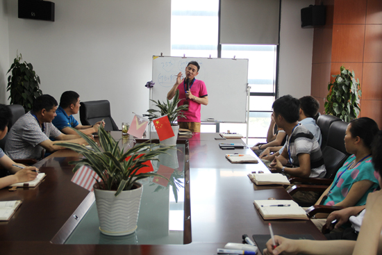 家人們（men）分享中標的喜悅（yuè）