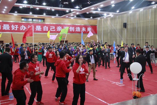 《小蘋果》嗨翻全場（chǎng）