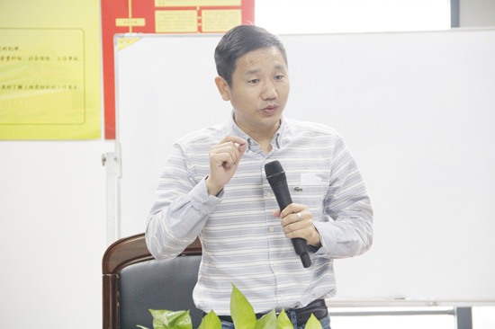 董（dǒng）事長俞方偉發表講話（huà）