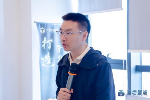 集（jí）裝箱換電站（zhàn）